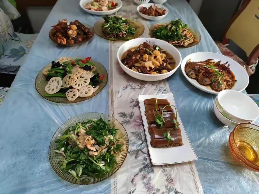 明日母亲节，记得：4事不做，2物不吃，感恩母亲，家和万事兴-明天是母亲节的说说心情