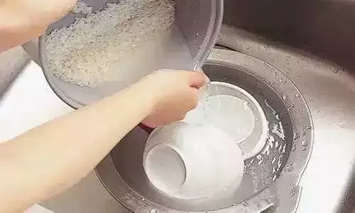 100条生活小妙招，分分钟打开新世界的大门，百万家庭省钱必备！（新生活的打开方式赵公子）