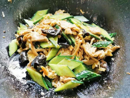 小满节气，天越来越热了，别忘吃这“健脑菜”，清热除湿补营养（小满节气喝什么汤好）