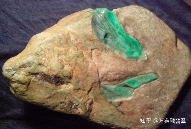 翡翠原石怎么辨别，看完文章你就明白了（翡翠原石怎么识别）