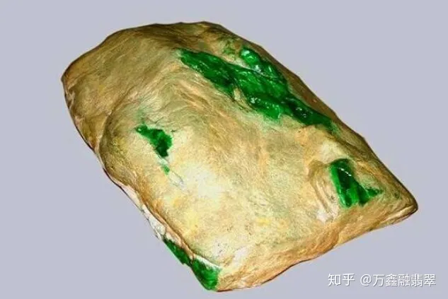 翡翠原石怎么辨别，看完文章你就明白了（翡翠原石怎么识别）