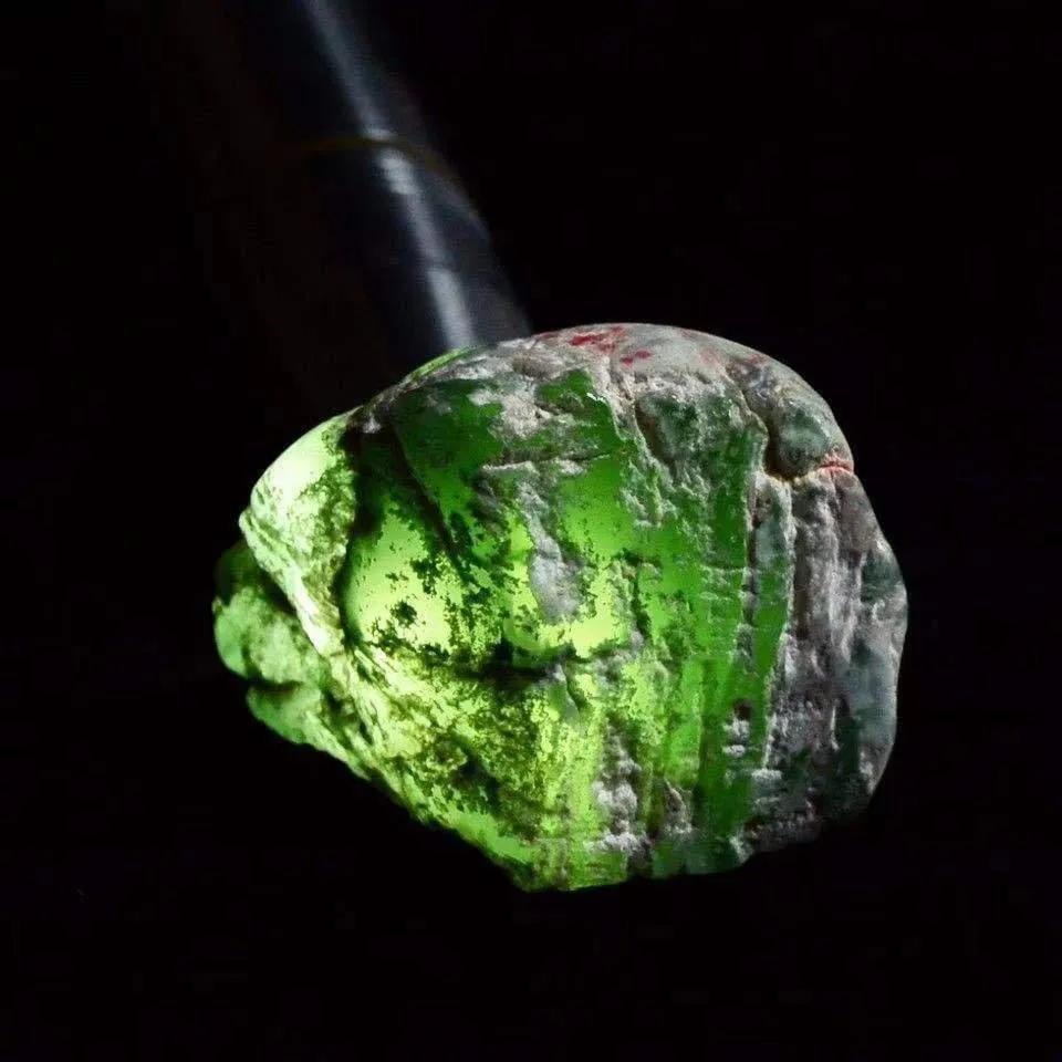 翡翠原石的鉴别 从以下几点开始（翡翠原石鉴定方法简单）