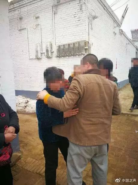 男子入室情人家，殴打其老公逼他写离婚协议书！遭反杀-情人老公打了我能报警吗