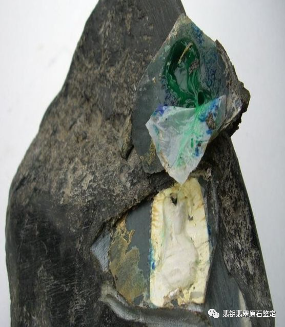 《拒绝买假翡翠！购买翡翠原石你需要注意这些》（买翡翠原石受骗怎么处理）