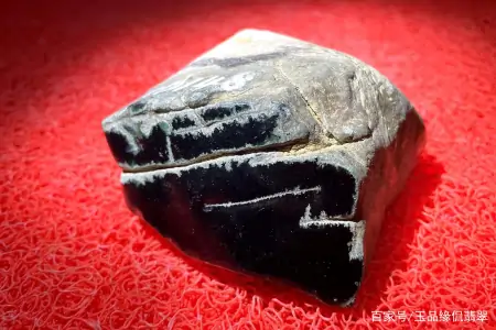 翡翠原石，不同的皮壳是怎么来的（翡翠的皮壳种类和识别图片视频）