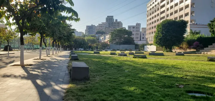 岭南师范学院怎么样？（岭南师范学院可以读研究生吗）