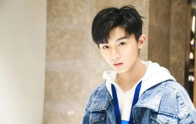 面对偶像们尬吹的高考成绩，郝蕾的金句总是好用的-郝蕾表白