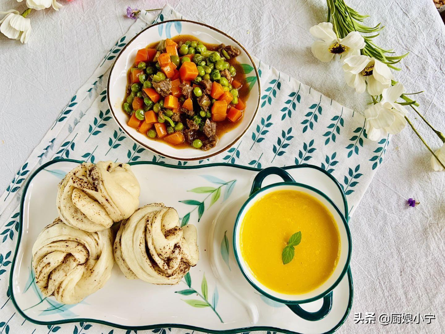 晒一晒我家月嫂做的月子餐，这样吃奶水多，刚出月子小肚子就平了（坐月子期间,月嫂吃住怎么解决）