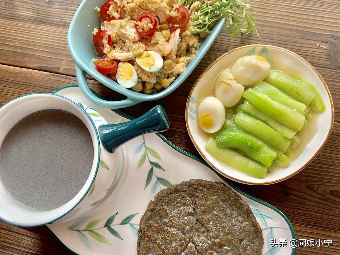 晒一晒我家月嫂做的月子餐，这样吃奶水多，刚出月子小肚子就平了（坐月子期间,月嫂吃住怎么解决）
