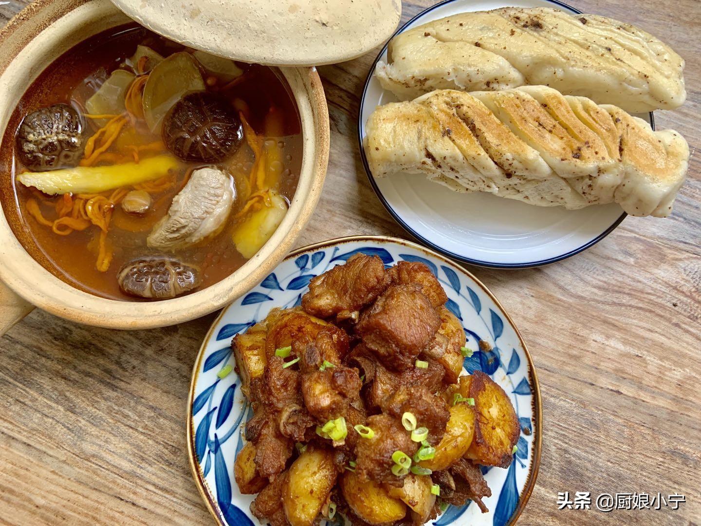 晒一晒我家月嫂做的月子餐，这样吃奶水多，刚出月子小肚子就平了（坐月子期间,月嫂吃住怎么解决）