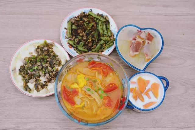 老婆生孩子后，他伺候月子下厨30天，食谱曝光馋哭了……（产妇坐完月子吃什么）