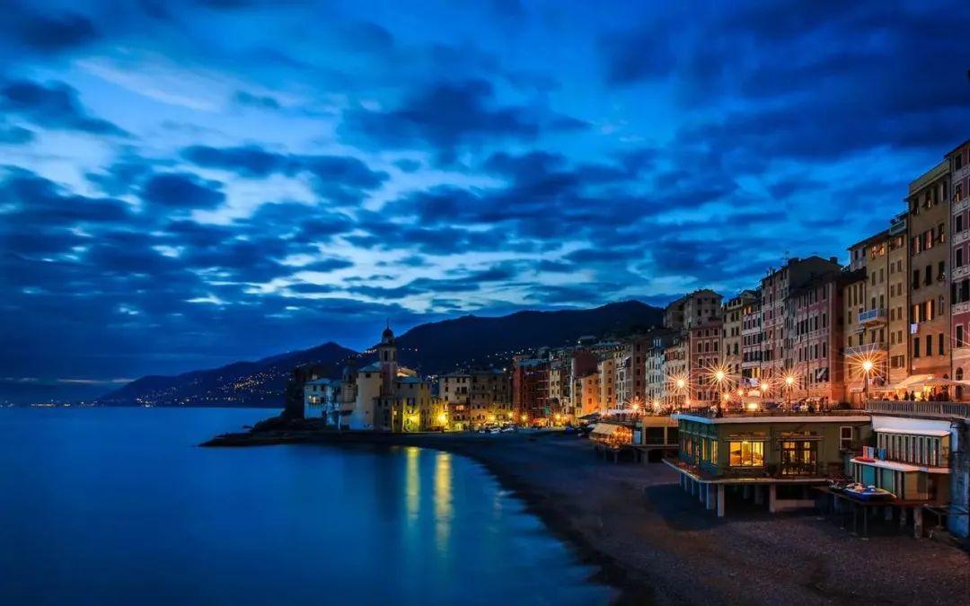 我的“自画像”（四年级语文下册第七单元作文范文第1-15篇）-四年级下册语文第七单元作文我的自画像男生450字