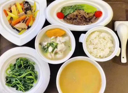 坐月子的月子餐怎么做 我来教你吧（做月子餐怎么做秋葵）