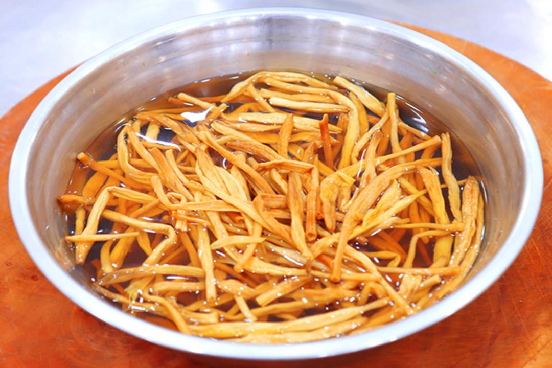 高考将近,建议家长:多给孩子吃这5种"补脑菜"，强过天天吃保健品（高考孩子吃啥补脑子?）