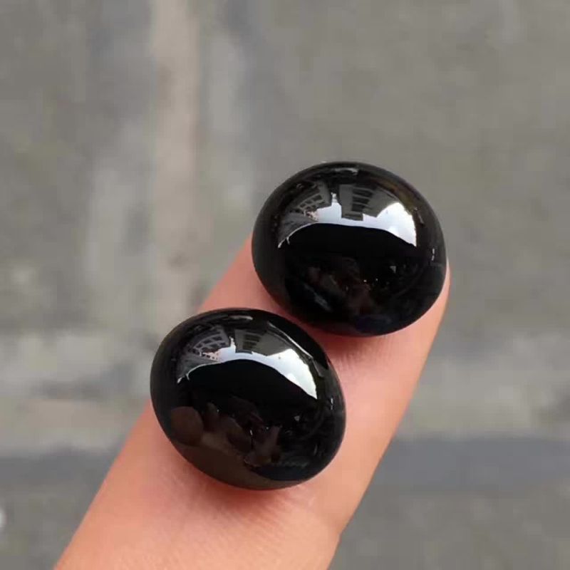 毫不犹豫拿下翡翠原石，切出高品质的墨翠，成品戒面惊艳！-墨翠原石切料视频集锦