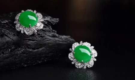 应该怎么通过翡翠原石外壳的现象，判断内部的情况，看看这些方法-翡翠原石有裂纹怎么办