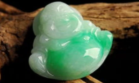 应该怎么通过翡翠原石外壳的现象，判断内部的情况，看看这些方法-翡翠原石有裂纹怎么办