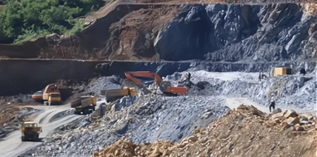 从身价10亿到一无所有，只因一块翡翠原石，又重回巅峰时刻！-10亿翡翠