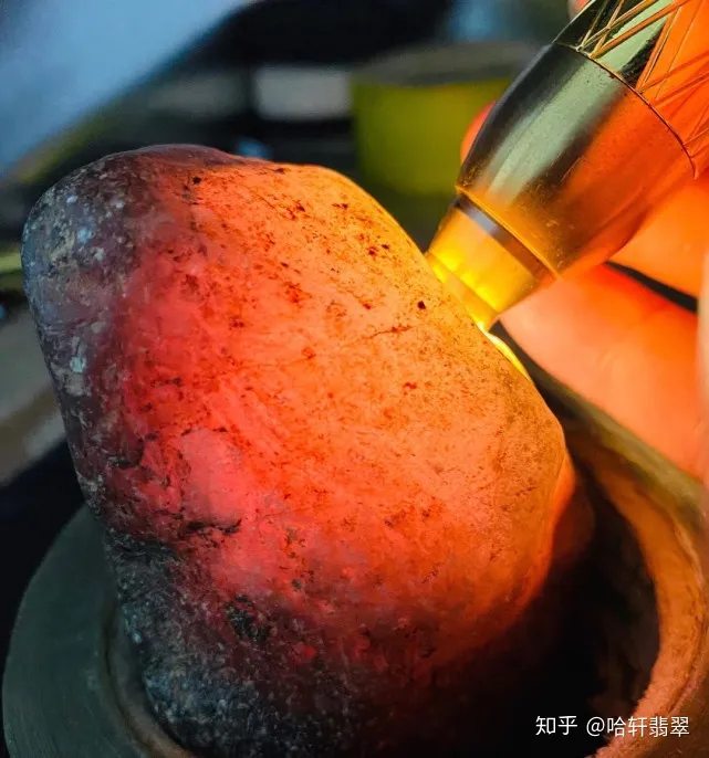 翡翠原石真假辨别方法，你都知道哪些？-翡翠原石怎样鉴别图解