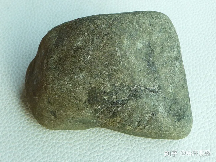 新手跑市场时你应该知道的对翡翠原石进行判断的点！-新手怎样鉴别翡翠原石