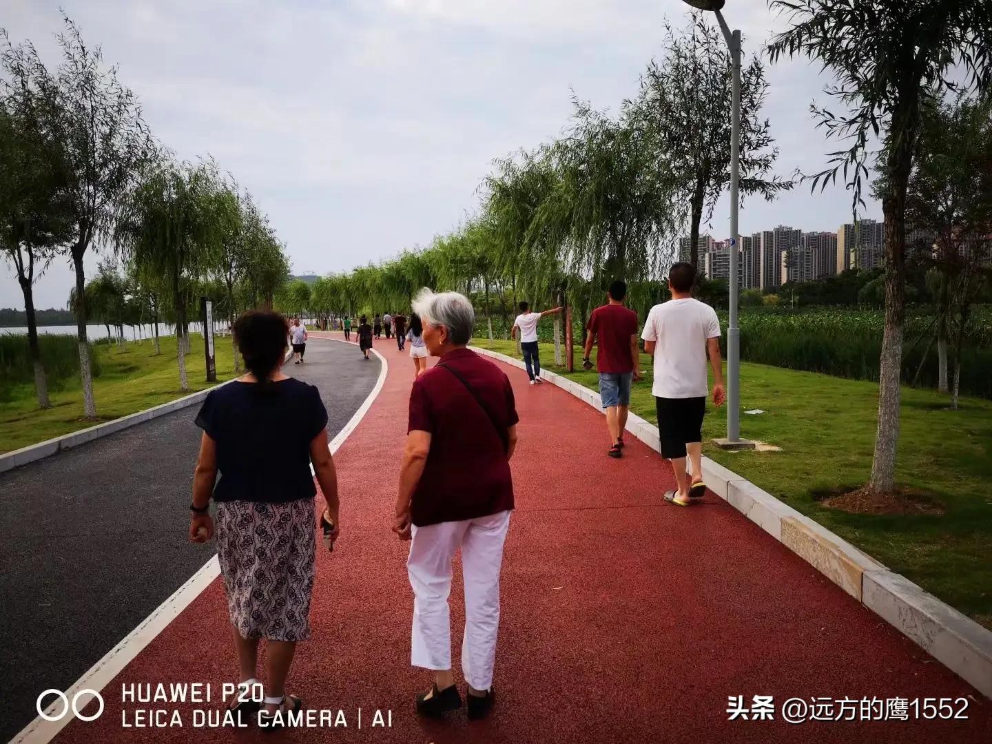 陪伴妈妈的幸福时光-陪伴妈妈的幸福时光的句子说说简短