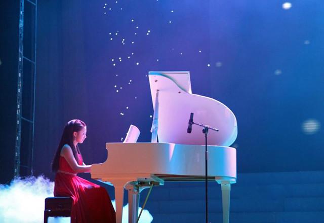 钢琴练习篇‖手指与手型的正确弹奏练习法（钢琴手指指法表图片）