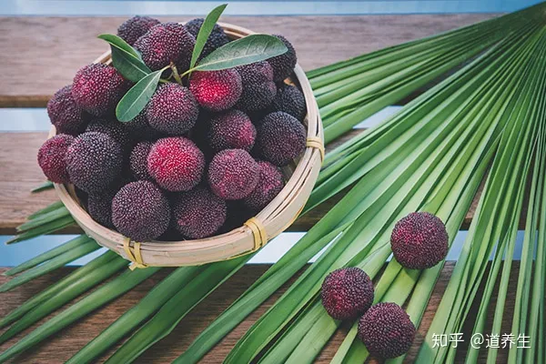 吃杨梅有什么好处（吃杨梅有什么好处?一次能多吃吗?）