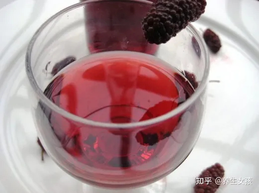 桑葚有什么好处?（男人吃桑葚有什么好处）