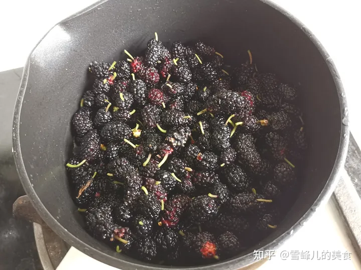 桑葚有什么功效和保健作用？（桑葚都有什么功效和作用）