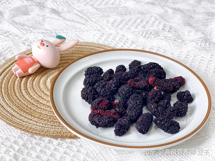 有没有长期桑葚泡水喝的同志们，到底有没有效果?（长期喝桑葚泡水对身体有害吗女性）