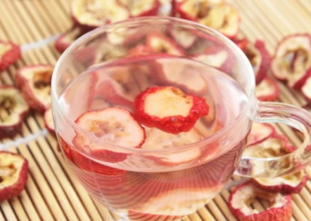 多散步对血管好？医生建议：50岁之后，坚持做这2件事或比运动好（散步对血压有好处吗）