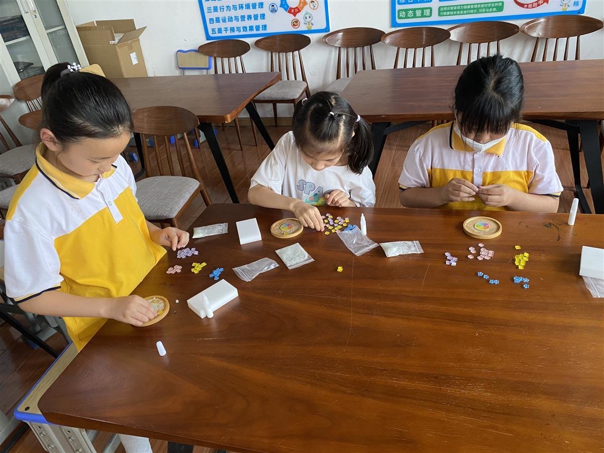 学唱二十四节气歌，制作手工杯垫，这所小学组织学生领略传统文化魅力（24个节气手工作品）