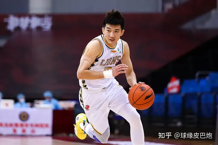 篮球迷们记得收藏！CBA常规赛第一阶段赛程出炉，20天共90场比赛（cba联赛第一阶段什么时候结束）