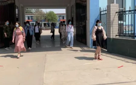 暑假来临！2023大、中小学放假时间出炉，家长：又头大了（2020年寒假中小学生什么时候放假）