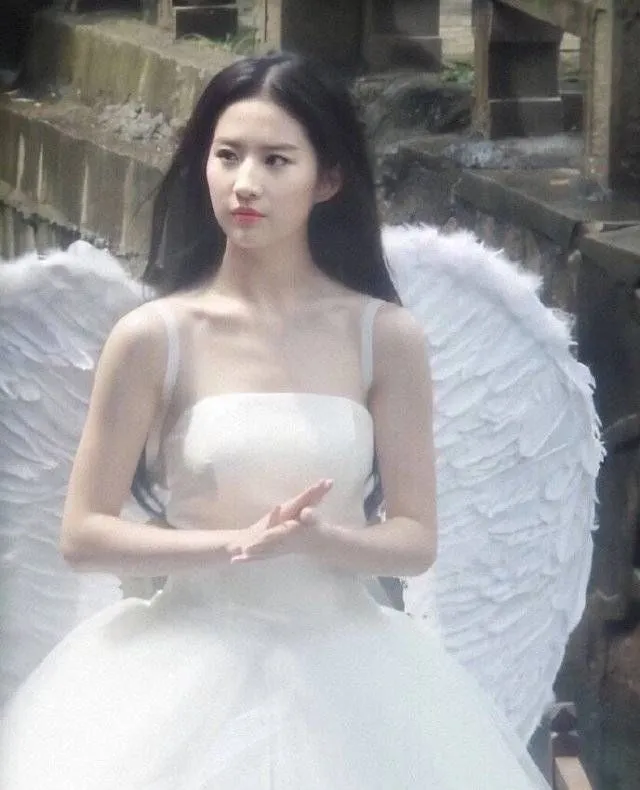 你有哪些惊艳绝色的美女手机壁纸？-美女手机壁纸高清抖音