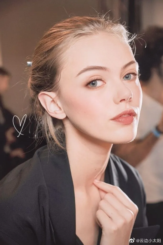 你有哪些惊艳绝色的美女手机壁纸？-美女手机壁纸高清抖音