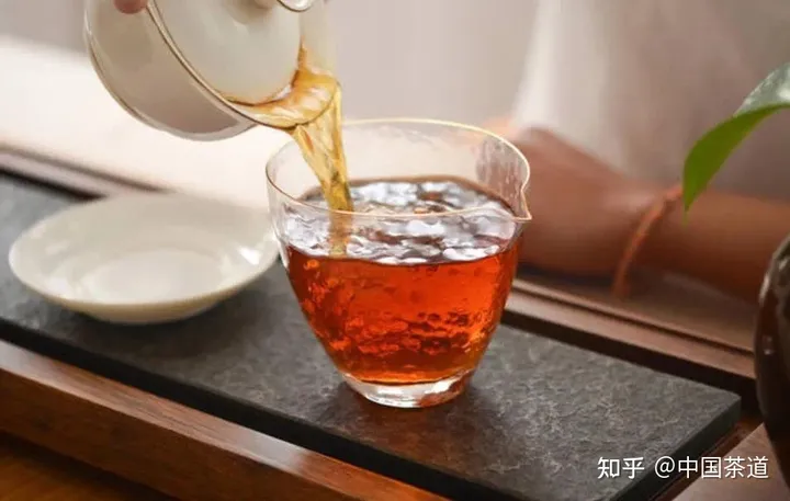 普洱生茶与熟茶，究竟有什么区别❓（普洱生茶与熟茶,究竟有什么区别）