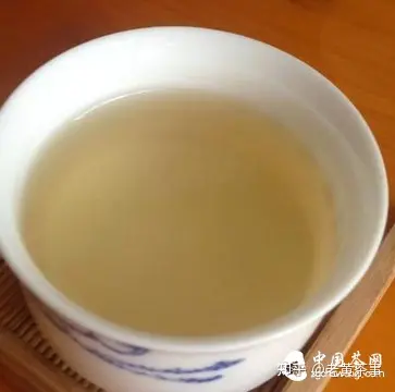 生普洱茶和熟普洱茶有什么区别？（生普洱茶和熟普洱茶的区别功效）