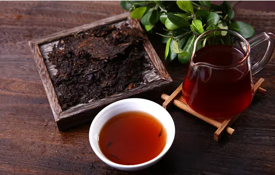 生普洱和熟普洱有什么区别？3招教你鉴别（什么茶适合女性长期饮用）