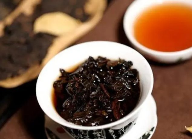 生普洱和熟普洱有什么区别？3招教你鉴别（什么茶适合女性长期饮用）