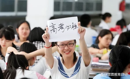 2023年四省联考作文题目出炉，4个省份3个版本，看似简单实则不易-今年省考作文题目汇总