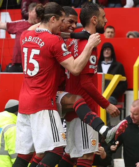 英超争冠大变！曼城2-1，超阿森纳1分，曼联1-0维拉，纽卡3-1逆转（英超曼城视频）