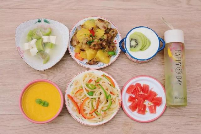 老婆生孩子后，他伺候月子下厨30天，食谱曝光馋哭了……-给我看产妇月子餐