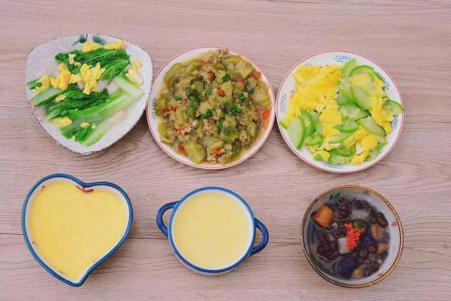 老婆生孩子后，他伺候月子下厨30天，食谱曝光馋哭了……-给我看产妇月子餐