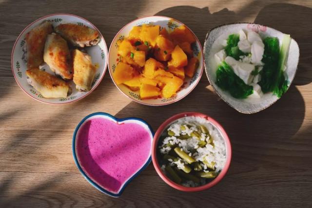 老婆生孩子后，他伺候月子下厨30天，食谱曝光馋哭了……-给我看产妇月子餐