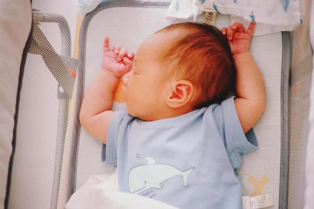 老婆生孩子后，他伺候月子下厨30天，食谱曝光馋哭了……-给我看产妇月子餐