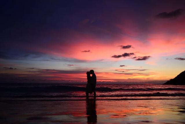 老婆生孩子后，他伺候月子下厨30天，食谱曝光馋哭了……-给我看产妇月子餐