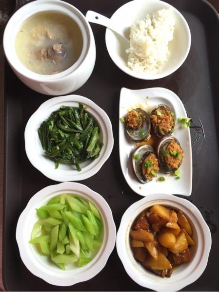 来记录下一位妈妈的月子餐，28天不重样，看得我都想生二胎了！-月子餐30天食谱子