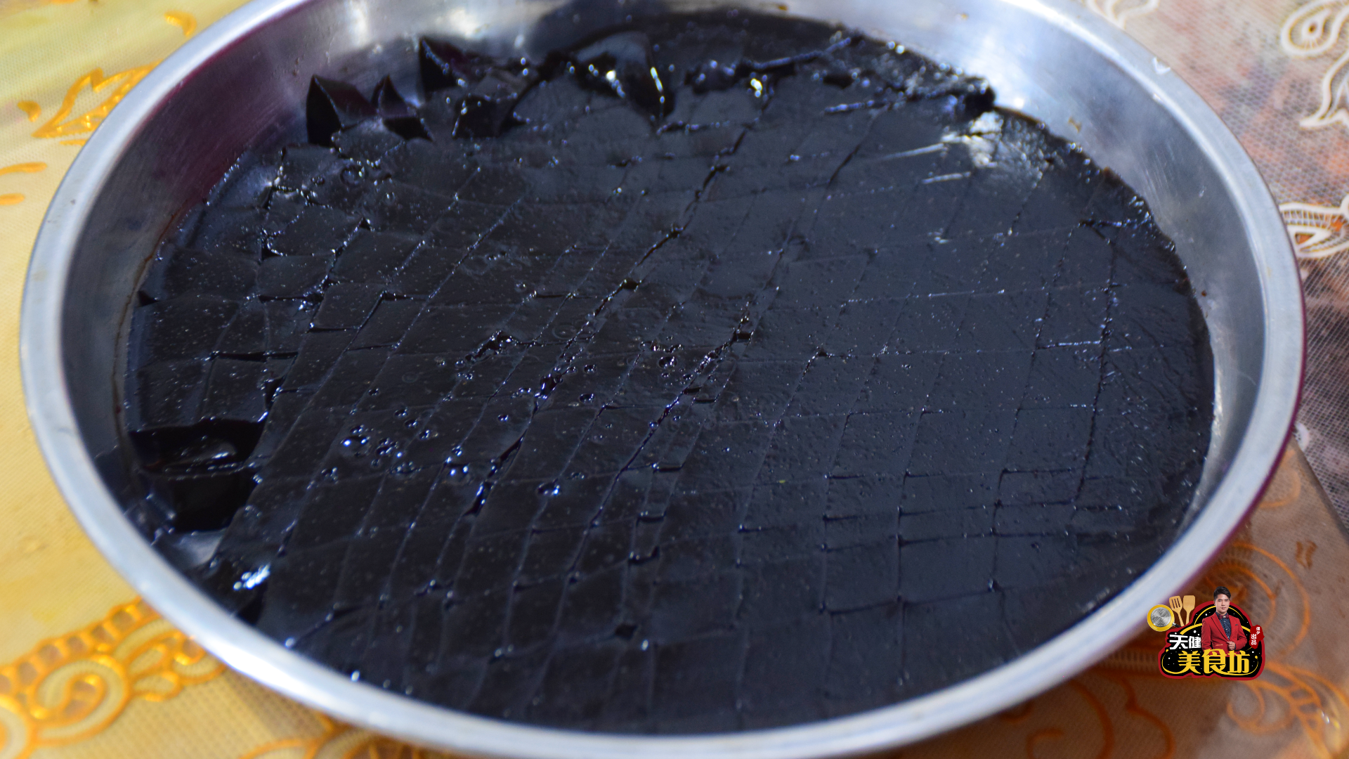 想喝奶茶别去外面买了，教你在家做，1杯的钱就能让全家喝饱（奶茶如何在家做）