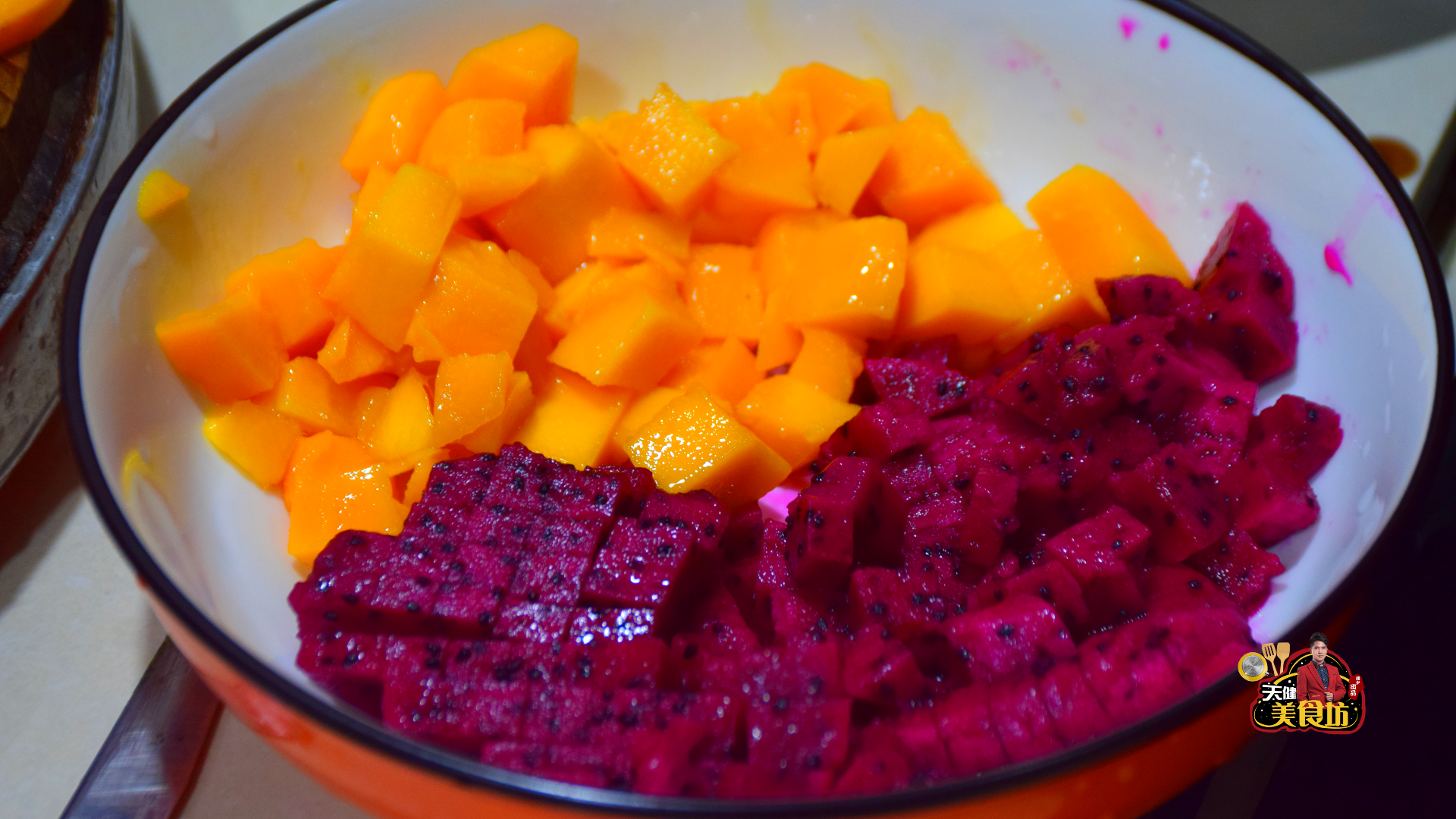 想喝奶茶别去外面买了，教你在家做，1杯的钱就能让全家喝饱（奶茶如何在家做）